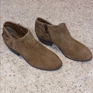 NWOT brown suede booties